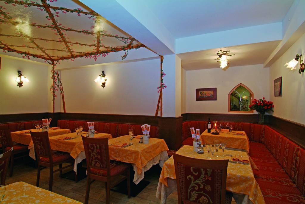 מדונה די קמפיליו Hotel Erika מראה חיצוני תמונה
