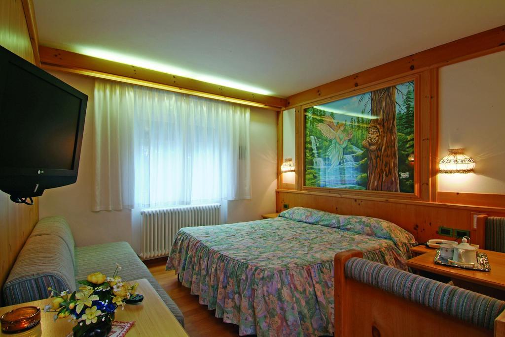 מדונה די קמפיליו Hotel Erika מראה חיצוני תמונה