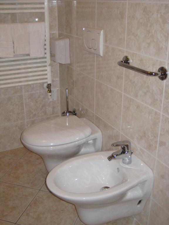 מדונה די קמפיליו Hotel Erika חדר תמונה