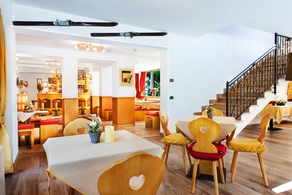 מדונה די קמפיליו Hotel Erika מראה חיצוני תמונה