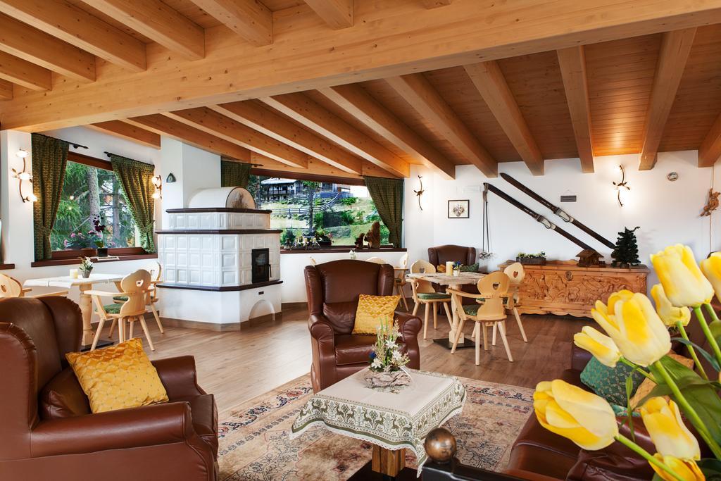 מדונה די קמפיליו Hotel Erika מראה חיצוני תמונה
