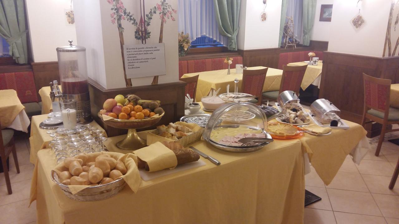 מדונה די קמפיליו Hotel Erika מראה חיצוני תמונה