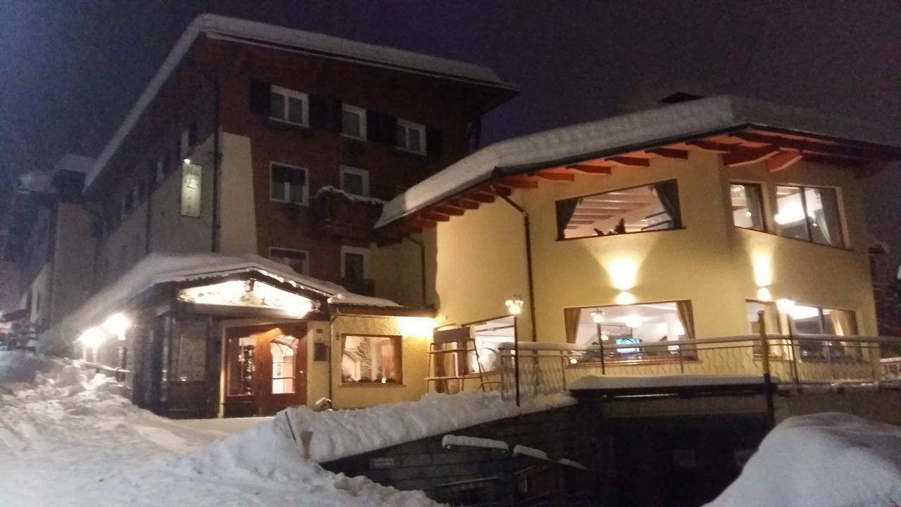 מדונה די קמפיליו Hotel Erika מראה חיצוני תמונה