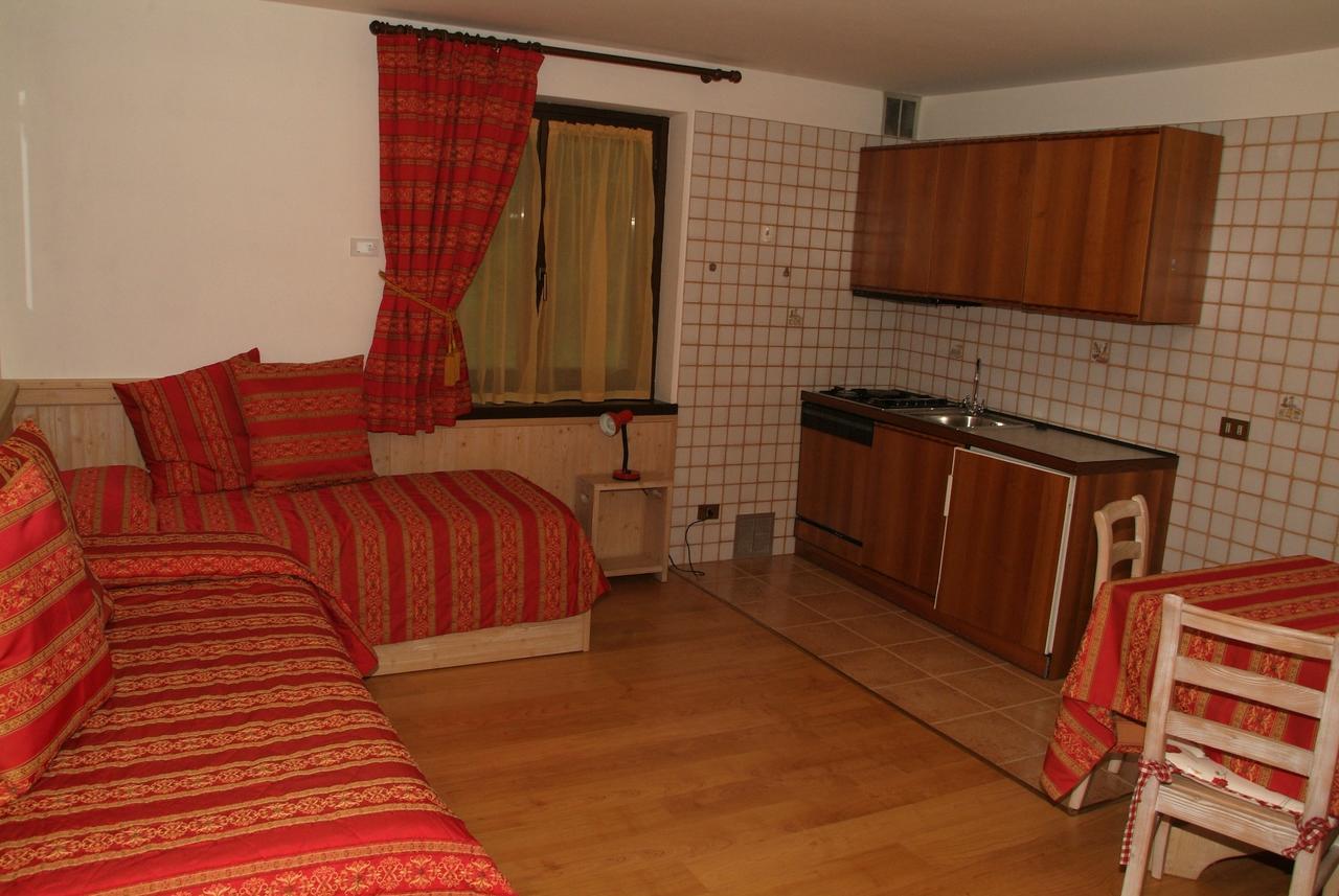 מדונה די קמפיליו Hotel Erika מראה חיצוני תמונה